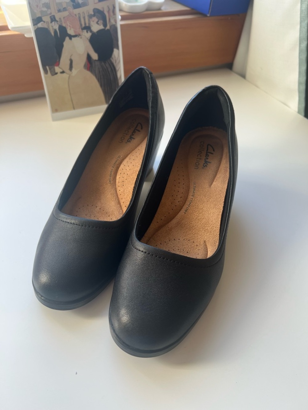 Clarks Emily Ruby Womens Round Closed Toe Block Heel Pumps
